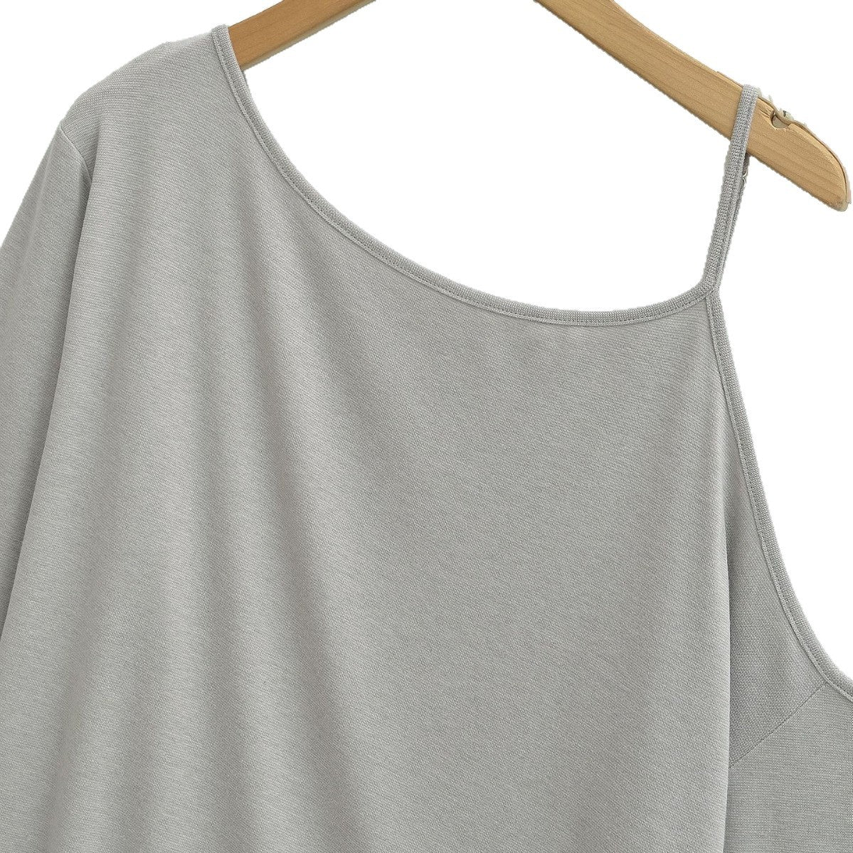 T-shirt femme à manches longues et encolure asymétrique